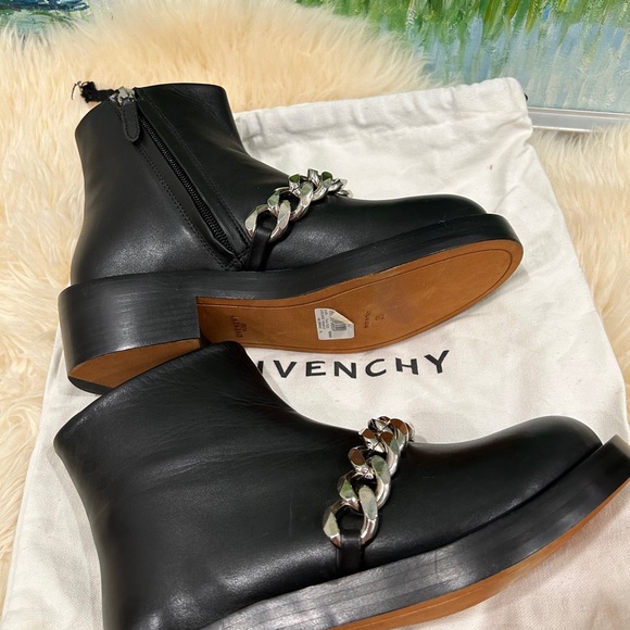 Givenchy size 35 Leather Ankle Boots - Picture 4 of 8